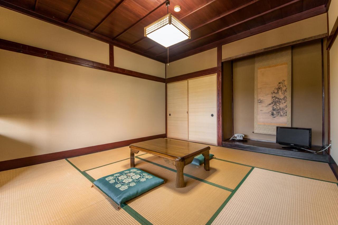Kadokyu Ryokan Takaoka Zewnętrze zdjęcie