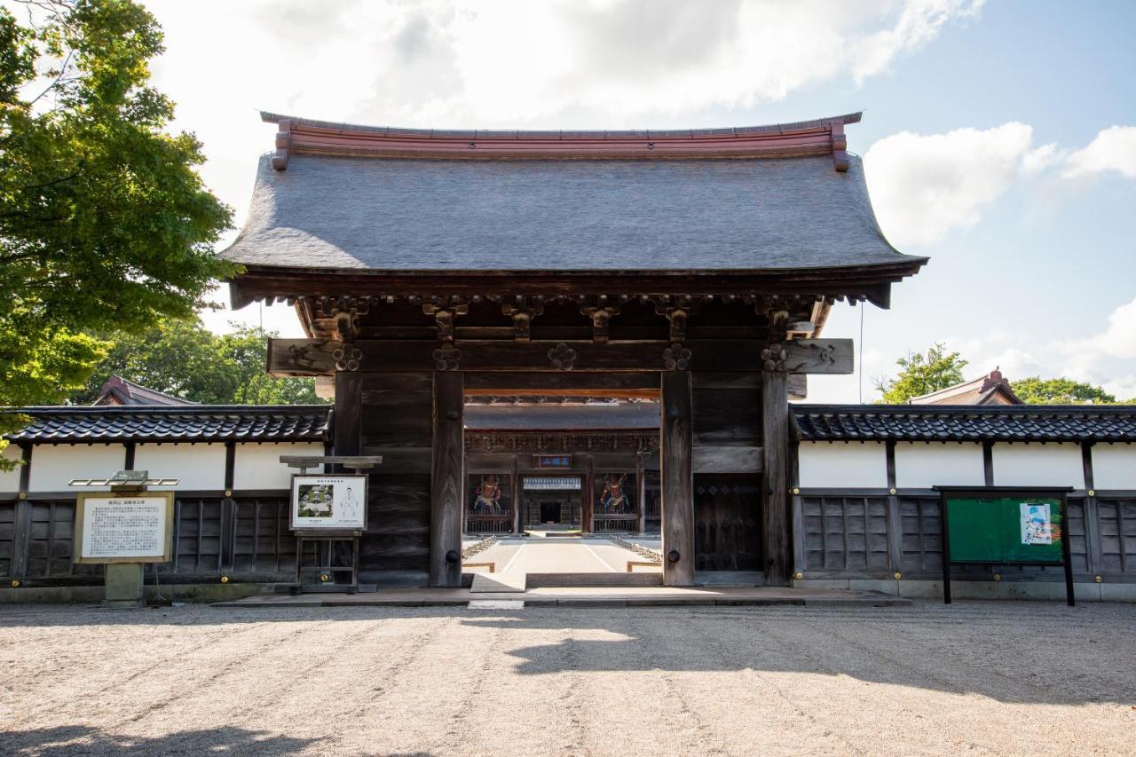 Kadokyu Ryokan Takaoka Zewnętrze zdjęcie